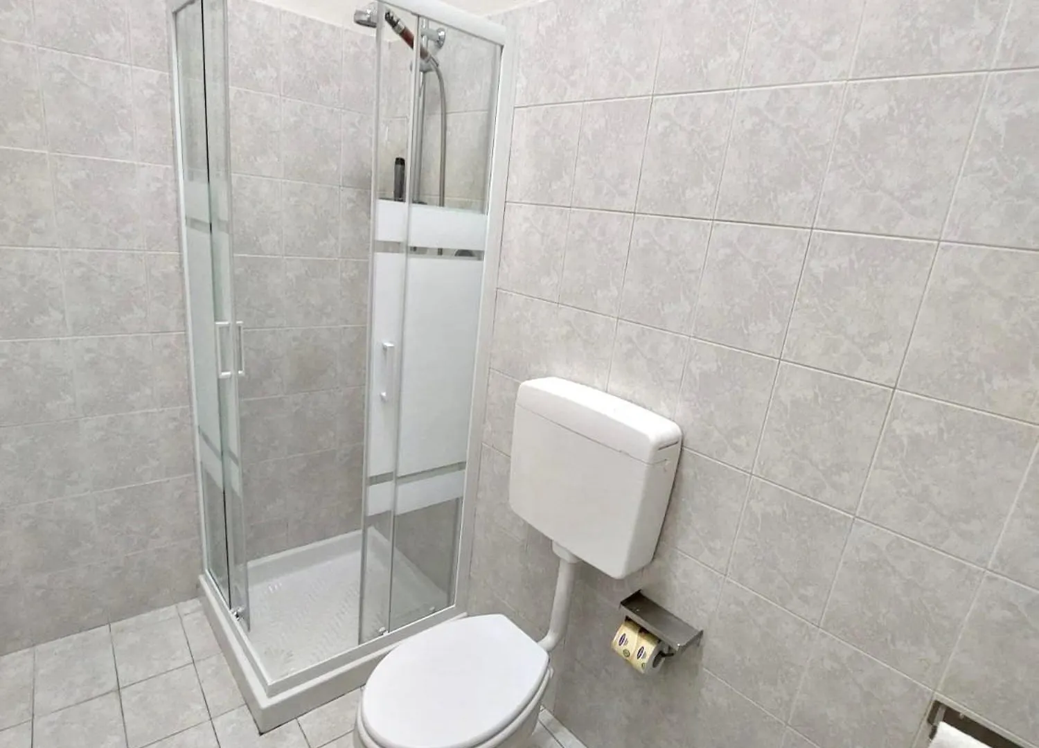 A Due Passi Dal Centro Intero Appartamento Con Ac E Wifi Forli Apartment